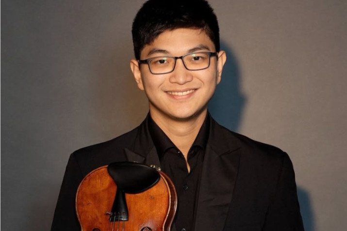 Porträt des Violinstudenten und HfMT-Alumnus