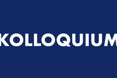 Weißer Schriftzug "KOLLOQUIUM" auf dunkelblauem Grund