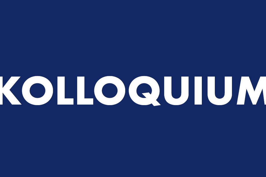 Weißer Schriftzug "KOLLOQUIUM" auf dunkelblauem Grund