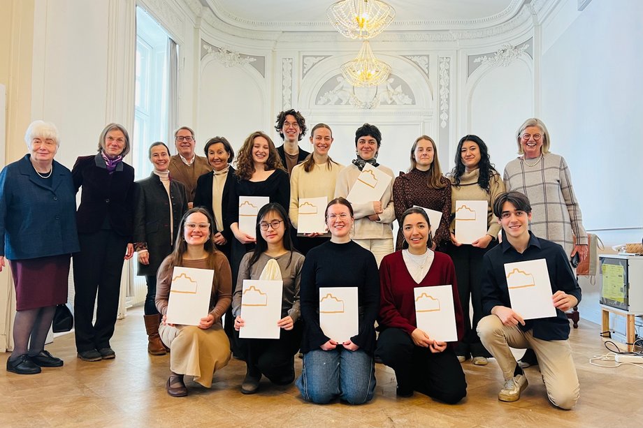 Gruppenfoto mit StipendiatInnen und StifterInnen